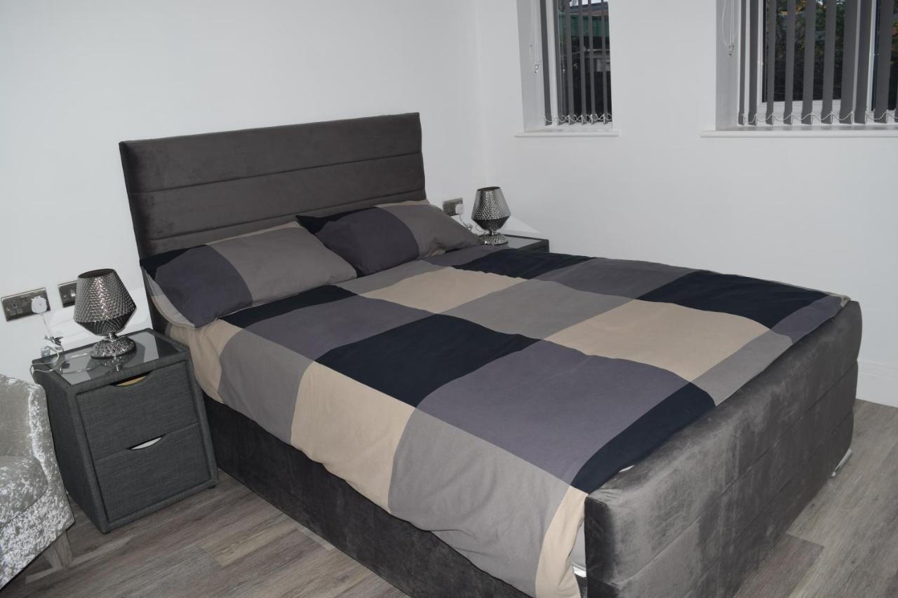 Airport Padzzz Apartment Wythenshawe Ngoại thất bức ảnh
