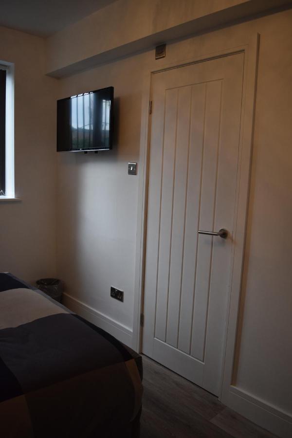 Airport Padzzz Apartment Wythenshawe Ngoại thất bức ảnh