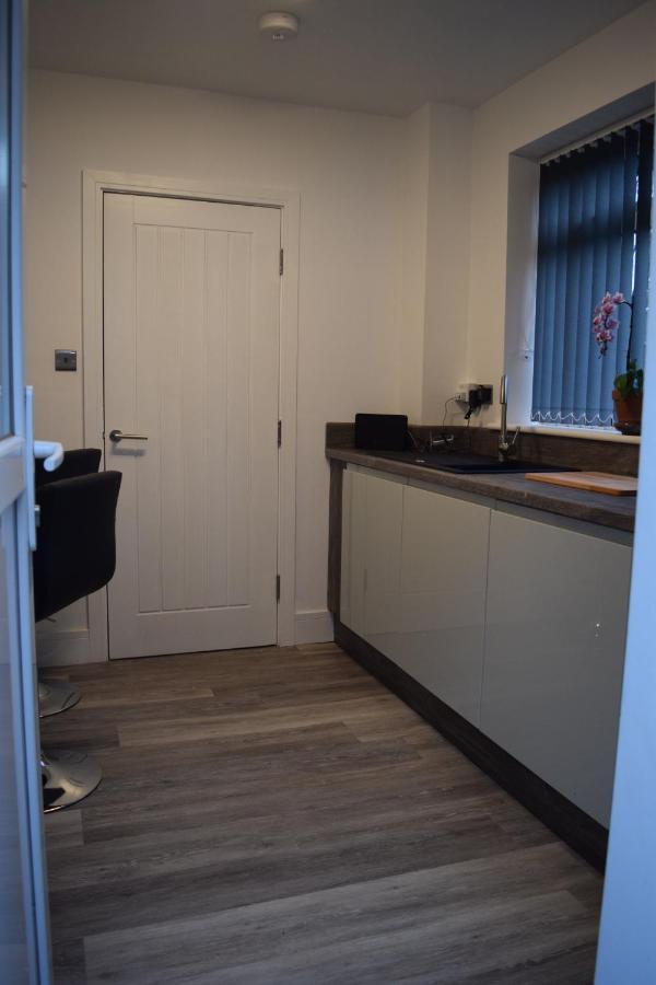 Airport Padzzz Apartment Wythenshawe Ngoại thất bức ảnh