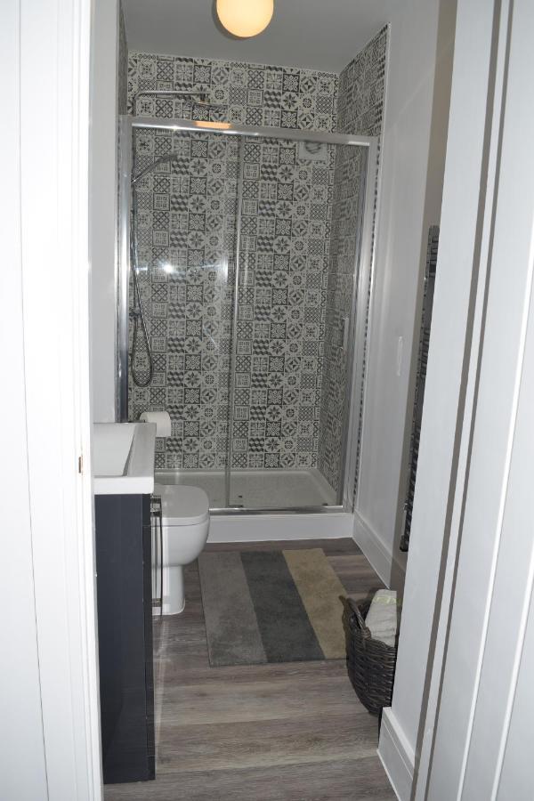 Airport Padzzz Apartment Wythenshawe Ngoại thất bức ảnh