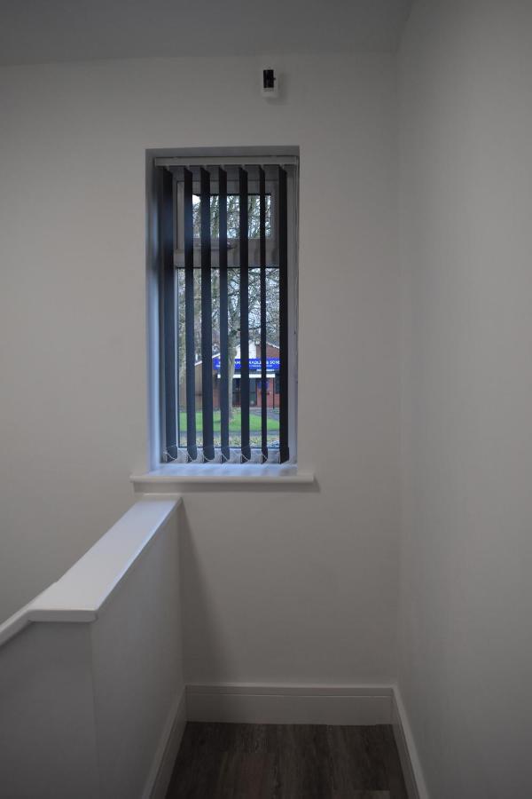 Airport Padzzz Apartment Wythenshawe Ngoại thất bức ảnh