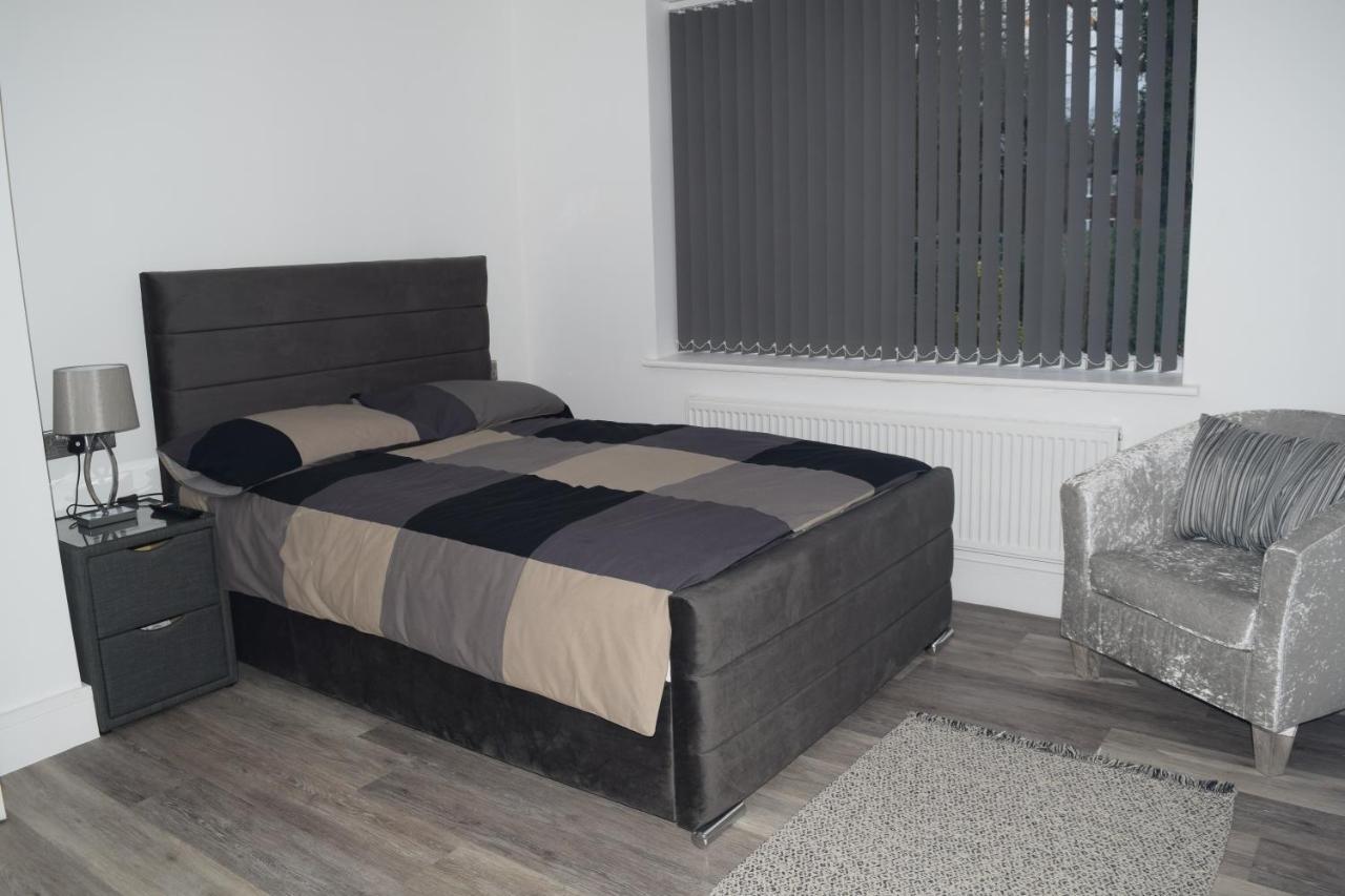 Airport Padzzz Apartment Wythenshawe Ngoại thất bức ảnh