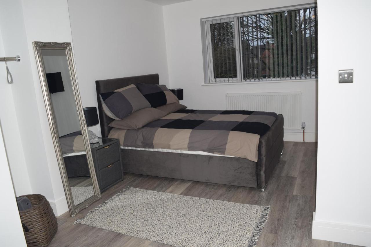 Airport Padzzz Apartment Wythenshawe Ngoại thất bức ảnh