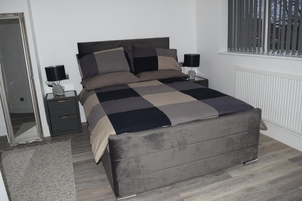 Airport Padzzz Apartment Wythenshawe Ngoại thất bức ảnh